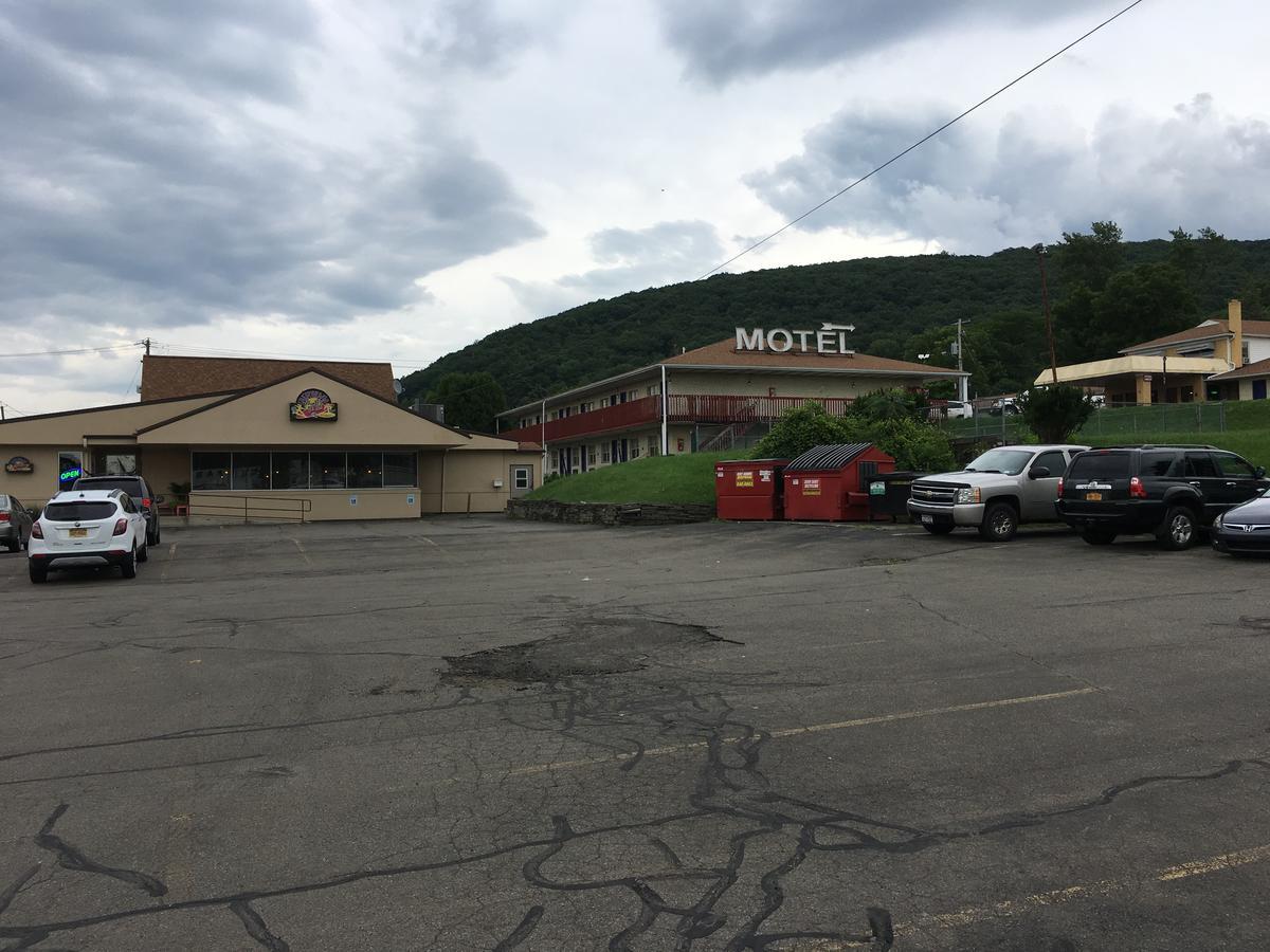 Parkway Inn Vestal Exterior foto